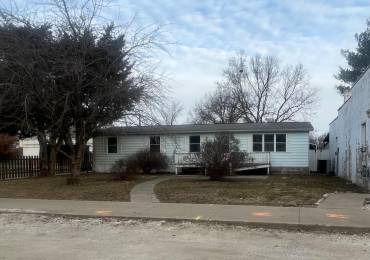 205 MAIN Street, Thayer, Illinois, ,Commercial Sale,For Sale,MAIN,RMACA1041464