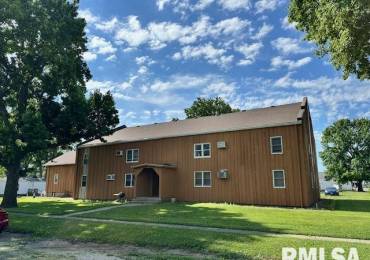 102 ELM Street, Dawson, Illinois, ,Residential Income,For Sale,ELM,RMACA1041847