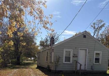 1523 PIERCE Street, Macomb, Illinois, 2 Bedrooms Bedrooms, ,1 BathroomBathrooms,Residential,For Sale,PIERCE,RMAPA1264559
