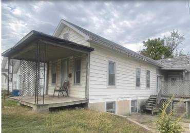 325 CHERRY Street, Quincy, Illinois, 2 Bedrooms Bedrooms, ,1 BathroomBathrooms,Residential,For Sale,CHERRY,RMACA1040709