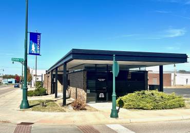 300 MAIN Street, Jacksonville, Illinois, ,Commercial Sale,For Sale,MAIN,RMACA1035439