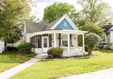 305 CLARK Avenue, Effingham, Illinois, 4 Bedrooms Bedrooms, ,1 BathroomBathrooms,Residential,For Sale,CLARK,RMACA1043277