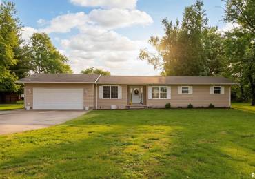 11829 Songbird Drive, Marion, Illinois, 3 Bedrooms Bedrooms, ,2 BathroomsBathrooms,Residential,For Sale,Songbird,RMAPA1265982