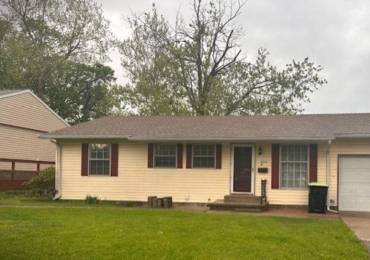 604 GLADSTONE Road, Jacksonville, Illinois, 3 Bedrooms Bedrooms, ,1 BathroomBathrooms,Residential,For Sale,GLADSTONE,RMACA1043280