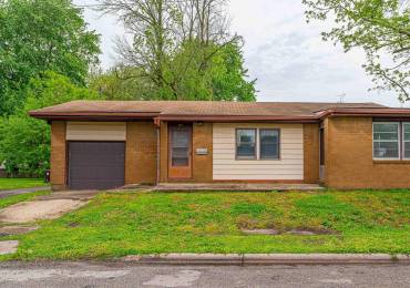 221 SHERMAN Street, Lincoln, Illinois, 2 Bedrooms Bedrooms, ,1 BathroomBathrooms,Residential,For Sale,SHERMAN,RMACA1043309