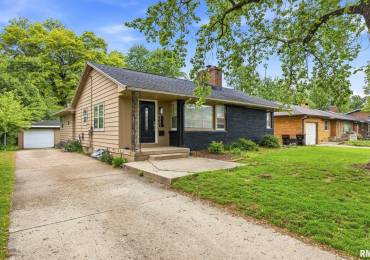 3221 TWELVE OAKS Drive, Peoria, Illinois, 4 Bedrooms Bedrooms, ,2 BathroomsBathrooms,Residential,For Sale,TWELVE OAKS,RMAPA1266111