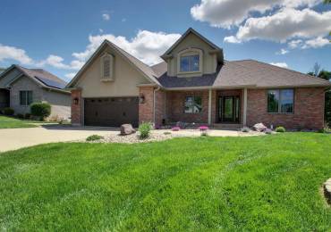 2734 PARKWOOD Drive, Quincy, Illinois, 5 Bedrooms Bedrooms, ,3 BathroomsBathrooms,Residential,For Sale,PARKWOOD,RMACA1043399