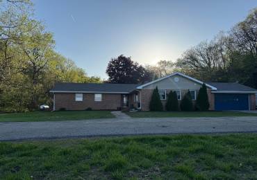 1928 State Route 100 Highway, Astoria, Illinois, 4 Bedrooms Bedrooms, ,3 BathroomsBathrooms,Residential,For Sale,State Route 100,RMAPA1266141
