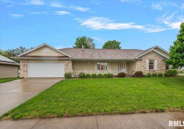 8 ROSEMARY Lane, Jacksonville, Illinois, 4 Bedrooms Bedrooms, ,3 BathroomsBathrooms,Residential,For Sale,ROSEMARY,RMACA1043417