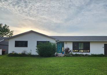 1519 RUTLEDGE Drive, Lincoln, Illinois, 3 Bedrooms Bedrooms, ,1 BathroomBathrooms,Residential,For Sale,RUTLEDGE,RMACA1043860