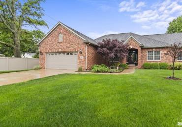 2503 Interlacken Drive, Springfield, Illinois, 3 Bedrooms Bedrooms, ,2 BathroomsBathrooms,Residential,For Sale,Interlacken,RMACA1043804