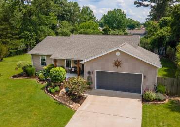 1433 Gary Drive, Carbondale, Illinois, 3 Bedrooms Bedrooms, ,2 BathroomsBathrooms,Residential,For Sale,Gary,RMAPA1267220