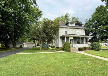 900 BROAD Street, Knoxville, Illinois, 3 Bedrooms Bedrooms, ,2 BathroomsBathrooms,Residential,For Sale,BROAD,RMACA1044388