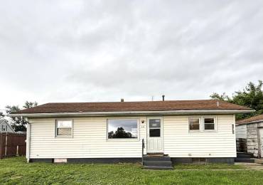 60 11TH Avenue, Canton, Illinois, 2 Bedrooms Bedrooms, ,1 BathroomBathrooms,Residential,For Sale,11TH,RMAPA1267380