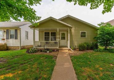 706 4TH Street, Lincoln, Illinois, 3 Bedrooms Bedrooms, ,2 BathroomsBathrooms,Residential,For Sale,4TH,RMACA1044415