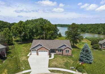 1621 GRANDLAKE Court, Pekin, Illinois, 4 Bedrooms Bedrooms, ,3 BathroomsBathrooms,Residential,For Sale,GRANDLAKE,RMACA1044411