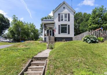 221 9th Street, Petersburg, Illinois, 3 Bedrooms Bedrooms, ,1 BathroomBathrooms,Residential,For Sale,9th,RMACA1044424