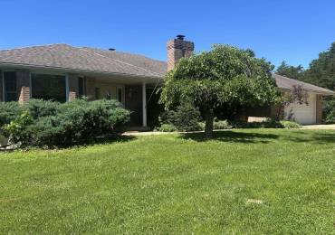 1228 Eastate Drive, Quincy, Illinois, 5 Bedrooms Bedrooms, ,3 BathroomsBathrooms,Residential,For Sale,Eastate,RMACA1044473