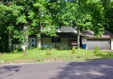 26 ESSEX Avenue, Mackinaw, Illinois, 3 Bedrooms Bedrooms, ,2 BathroomsBathrooms,Residential,For Sale,ESSEX,RMAPA1267514