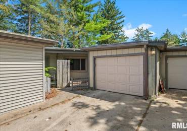 6600 6TH Street, Springfield, Illinois, 2 Bedrooms Bedrooms, ,2 BathroomsBathrooms,Residential,For Sale,6TH,RMACA1044488