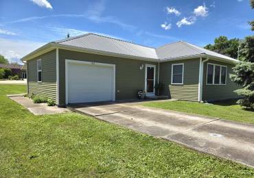 103 JEFFERSON Street, Camp Point, Illinois, 2 Bedrooms Bedrooms, ,1 BathroomBathrooms,Residential,For Sale,JEFFERSON,RMACA1044504