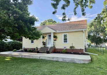 303 SOUTH Street, Abingdon, Illinois, 3 Bedrooms Bedrooms, ,2 BathroomsBathrooms,Residential,For Sale,SOUTH,RMACA1044509