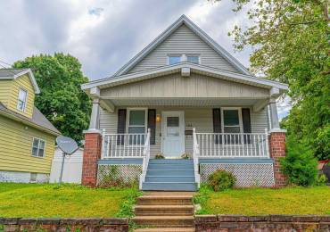 1214 OAK Street, Bloomington, Illinois, 3 Bedrooms Bedrooms, ,1 BathroomBathrooms,Residential,For Sale,OAK,RMACA1044521