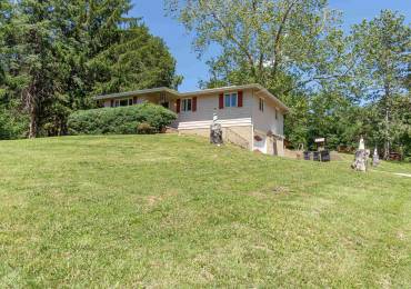 1102 PARKWAY Drive, Pekin, Illinois, 3 Bedrooms Bedrooms, ,2 BathroomsBathrooms,Residential,For Sale,PARKWAY,RMAPA1267579