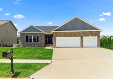 1700 RUSTIC OAK Drive, Washington, Illinois, 5 Bedrooms Bedrooms, ,3 BathroomsBathrooms,Residential,For Sale,RUSTIC OAK,RMAPA1267597