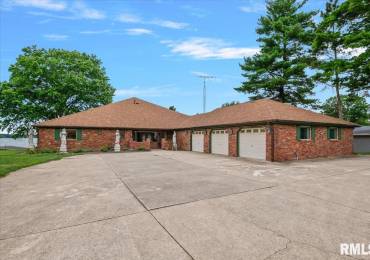 1013 LAKE SHORE Drive, Springfield, Illinois, 4 Bedrooms Bedrooms, ,4 BathroomsBathrooms,Residential,For Sale,LAKE SHORE,RMACA1043554