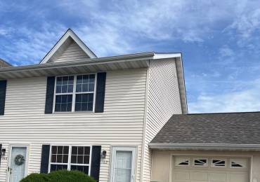 162 JENNIFER Court, Chatham, Illinois, 2 Bedrooms Bedrooms, ,Residential Lease,For Rent,JENNIFER,RMACA1044784