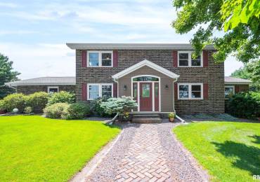 1545 County Road 800 N Road, Eureka, Illinois, 5 Bedrooms Bedrooms, ,3 BathroomsBathrooms,Residential,For Sale,County Road 800 N,RMAPA1268119