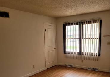 2022 AUSTIN Drive, Springfield, Illinois, 2 Bedrooms Bedrooms, ,1 BathroomBathrooms,Residential Lease,For Rent,AUSTIN,RMACA1044996