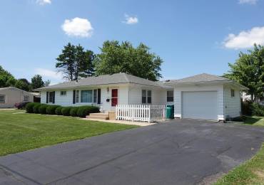 1193 SPRUCE Avenue, Galesburg, Illinois, 4 Bedrooms Bedrooms, ,1 BathroomBathrooms,Residential,For Sale,SPRUCE,RMACA1045141