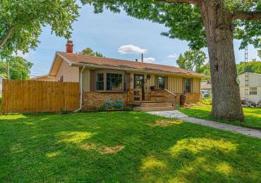 317 4TH Street, Lincoln, Illinois, 3 Bedrooms Bedrooms, ,2 BathroomsBathrooms,Residential,For Sale,4TH,RMACA1045158