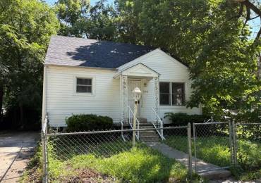 2216 LAWRENCE Avenue, Springfield, Illinois, 3 Bedrooms Bedrooms, ,1 BathroomBathrooms,Residential,For Sale,LAWRENCE,RMACA1045152