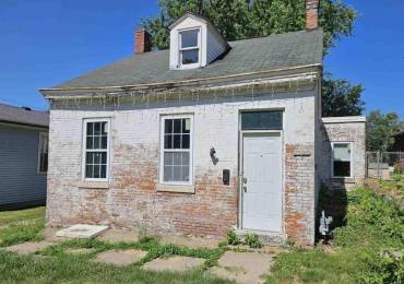 1205 5TH Street, Quincy, Illinois, 3 Bedrooms Bedrooms, ,1 BathroomBathrooms,Residential,For Sale,5TH,RMAQC4243883