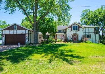 905 1ST Street, Camanche, Iowa, 5 Bedrooms Bedrooms, ,3 BathroomsBathrooms,Residential,For Sale,1ST,RMAQC4255630