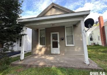 912 12TH Street, Quincy, Illinois, 1 Bedroom Bedrooms, ,1 BathroomBathrooms,Residential,For Sale,12TH,RMAQC4256500