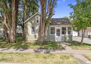 1518 17TH Street, Davenport, Iowa, 1 Bedroom Bedrooms, ,1 BathroomBathrooms,Residential,For Sale,17TH,RMAQC4256541