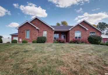 1201 PEACH TREE Lane, Quincy, Illinois, 4 Bedrooms Bedrooms, ,3 BathroomsBathrooms,Residential,For Sale,PEACH TREE,RMACA1031948