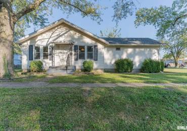 1511 HICKORY Street, Centralia, Illinois, 3 Bedrooms Bedrooms, ,2 BathroomsBathrooms,Residential,For Sale,HICKORY,RMAEB455165