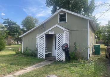 1237 WHEELER Street, Macomb, Illinois, 2 Bedrooms Bedrooms, ,1 BathroomBathrooms,Residential,For Sale,WHEELER,RMAPA1253331