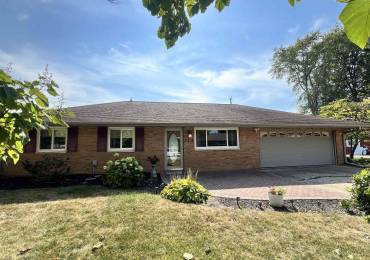 323 DUNDEE Road, East Peoria, Illinois, 3 Bedrooms Bedrooms, ,1 BathroomBathrooms,Residential,For Sale,DUNDEE,RMAPA1253333