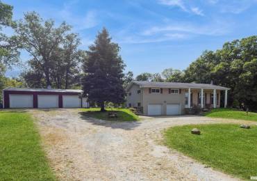 28200 90TH Avenue, Donahue, Iowa, 3 Bedrooms Bedrooms, ,2 BathroomsBathrooms,Residential,For Sale,90TH,RMAQC4256605