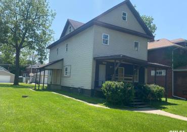 537 4TH Avenue South, Clinton, Iowa, ,1 BathroomBathrooms,Residential Lease,For Rent,4TH,RMAQC4255923