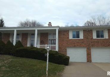 4217 SQUIRE Drive, Bettendorf, Iowa, 4 Bedrooms Bedrooms, ,3 BathroomsBathrooms,Residential Lease,For Rent,SQUIRE,RMAQC4256533