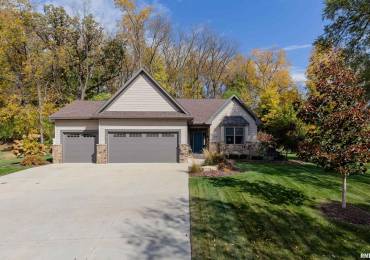 6830 CROW CREEK Road, Bettendorf, Iowa, 4 Bedrooms Bedrooms, ,3 BathroomsBathrooms,Residential,For Sale,CROW CREEK,RMAQC4257834