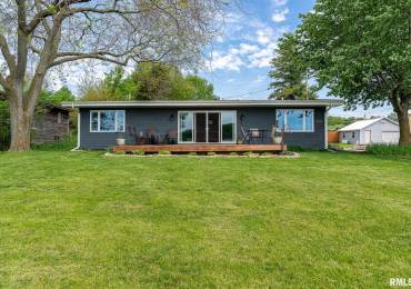 1231 CANAL SHORE Drive, Le Claire, Iowa, ,2 BathroomsBathrooms,Residential Lease,For Rent,CANAL SHORE,RMAQC4257869