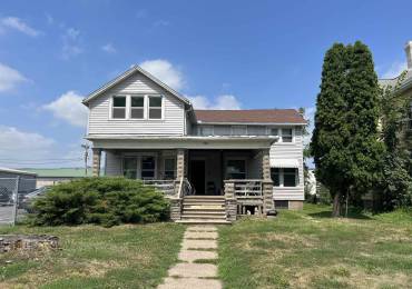 334 3RD Avenue South, Clinton, Iowa, ,Residential Income,For Sale,3RD,RMAQC4245765